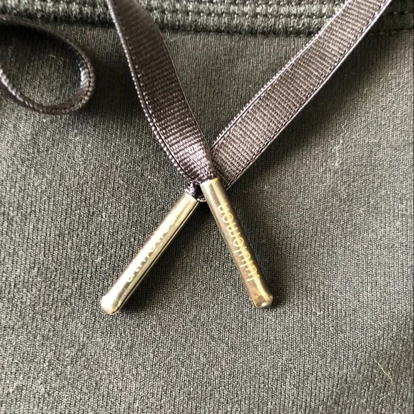 Lululemon Wide Leg Crops Sz 4 - Picture 7 of 12